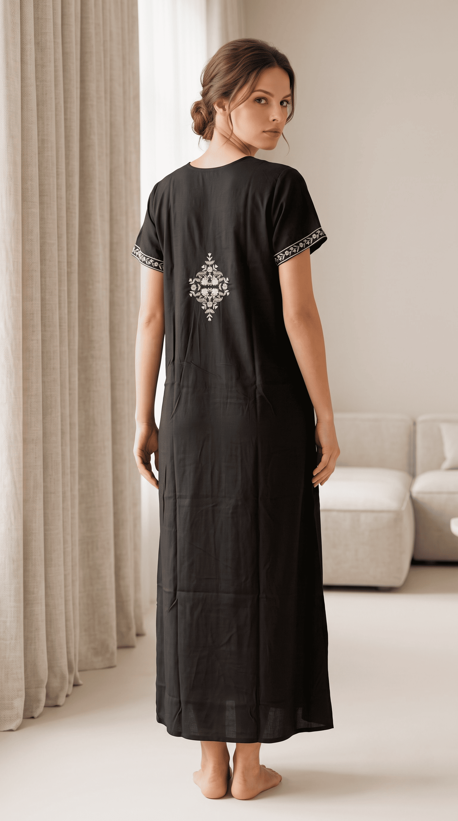 Aura Black Bloom Embroidered Nightgown