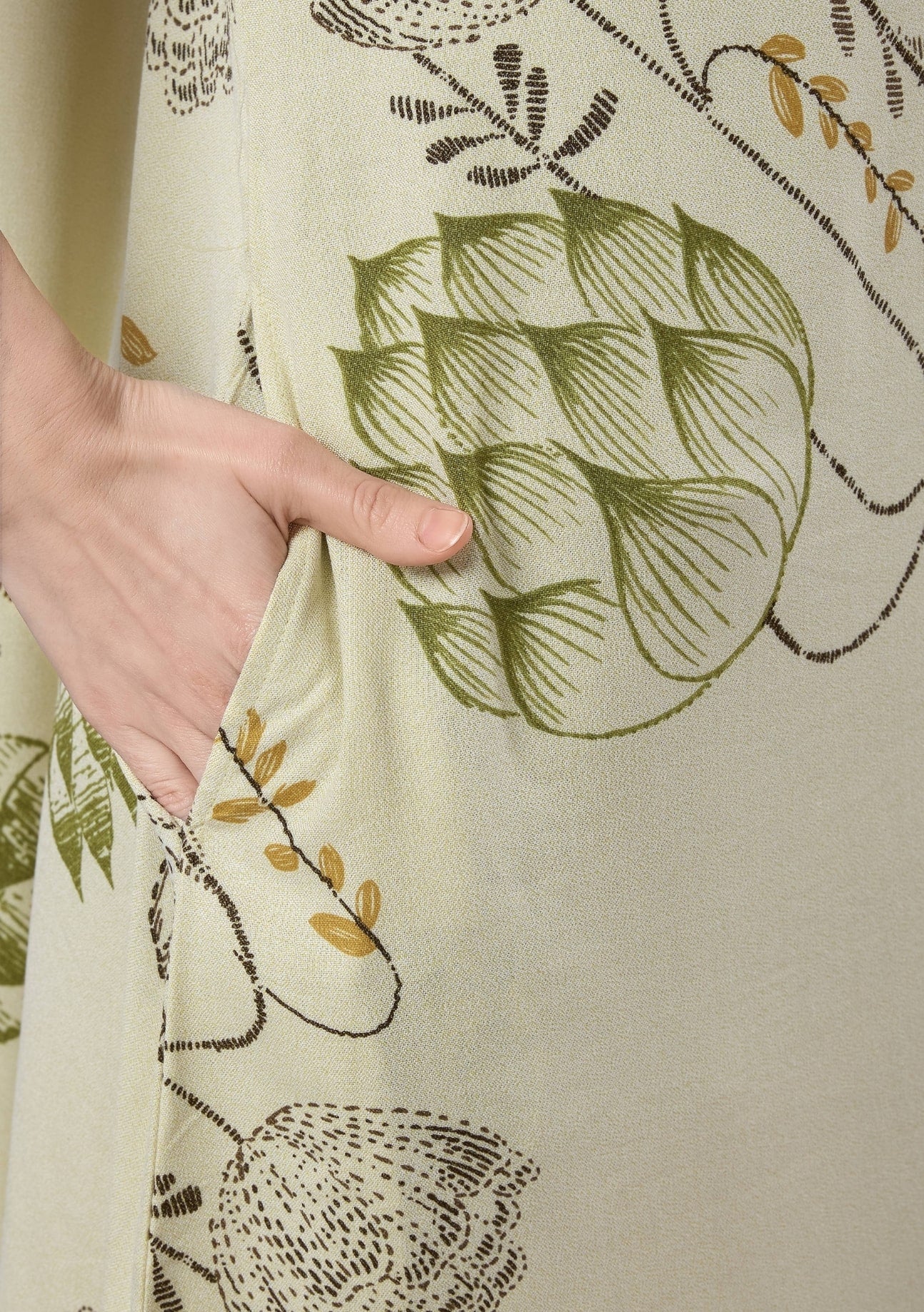 Iris Pastel Yellow Leaf Print Nightgown